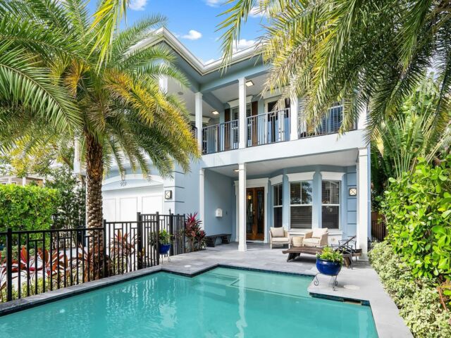 Just Listed ✨ 
Deepwater Coastal Contemporary ▫️ Fort Lauderdale

Priced at $3,350,000
📍 909 Cordova Road, Fort Lauderdale, FL 33316
4 BD | 4 BA | 2-CG | 3,240 SF 

Volume Ceilings 
Epicurean Kitchen
Upgraded Appliances
Second Story Balcony Overlooking the Waterway
Tropical Pool + Patio Area
Back Patio with Electric Covered Lanai
Full Home Generator

Listing Agents: Peter Barkin + Laura Lang
Compass Link: https://www.compass.com/listing/909-cordova-road-fort-lauderdale-fl-33316/1514594693927984825/?origin=listing_page&origin_type=copy_url&agent_id=5bda1e1e9474a8120db85f5c

Call or Email for More Information:
📞 954.675-6656
✉️ peter.barkin@compass.com

#BarkinGroup @BarkinGroup
#IntracoastalLiving #LuxuryListing
#FortLauderdaleFL #ActiveListing
#LiveListing #FortLauderdaleListing
#FortLauderdaleLiving
#FloridaRealEstate
#SouthFloridaRealEstate
#LuxuryRealEstate
@Compass | @CompassFL